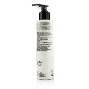 ACADEMIE Moisturizing Body Lotion Size: 200ml/6.7oz